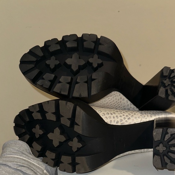 SALE- Charles David Gator Booties - Picture 6 of 8